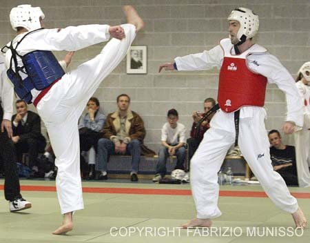 BORMES - DI IULIO  TAEKWONDO [1].5.12.2004 8441